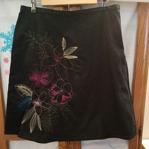 First Issue By Liz Claiborne Sz 12 Black A Line Skirt W/ Bright Sitched Flowers.